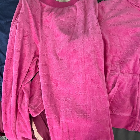 Skims velour sweatsuit - Picture 2 of 4